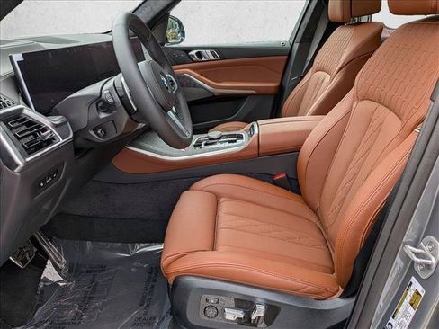New 2026 BMW X5 xDrive40i w/ M Sport Package AWD/4WD image 4