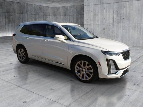 Used 2021 Cadillac XT6 Premium Luxury w/ Platinum Package AWD/4WD image 7