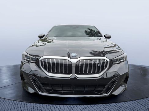 Certified 2026 BMW i5 eDrive40 w/ M Sport Package AWD/4WD image 8