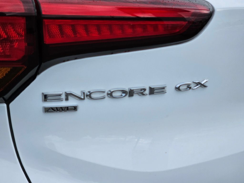 Used 2021 Buick Encore GX Essence AWD/4WD image 11