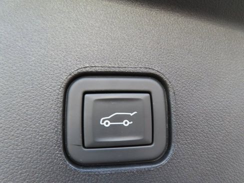 Used 2024 Cadillac Lyriq Luxury image 40