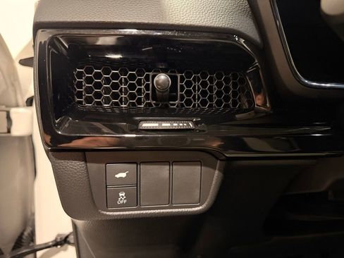 Used 2025 Honda CR-V EX-L image 15