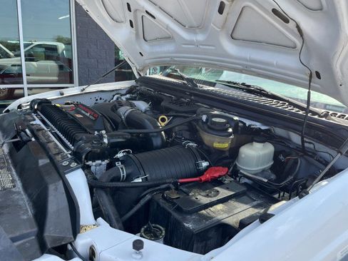 Used 2007 Ford F550 4x4 Regular Cab Super Duty image 19