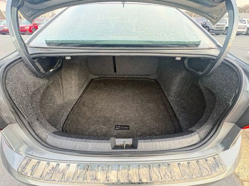 Used 2019 Volkswagen Jetta SE w/ Cold Weather Package image 9