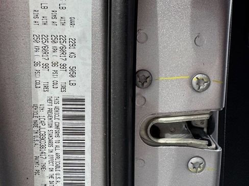 Used 2019 Jeep Cherokee Latitude w/ Popular Appearance Group image 27