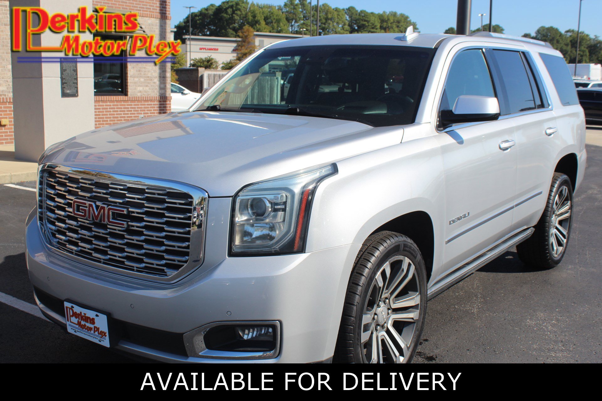 Used 2018 GMC Yukon Denali w/ Denali Ultimate Package RWD image 1