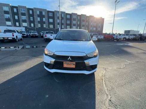 Used 2016 Mitsubishi Outlander Sport ES image 3