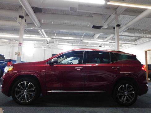 Used 2019 GMC Terrain Denali w/ Advanced Safety Package FWD image 11