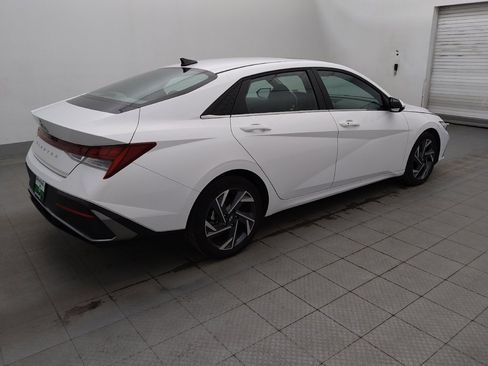 Used 2025 Hyundai Elantra SEL FWD image 10