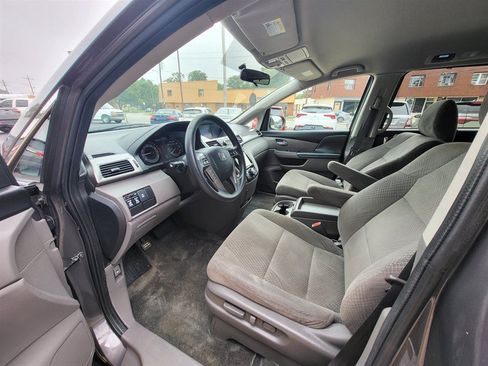 Used 2016 Honda Odyssey EX image 9