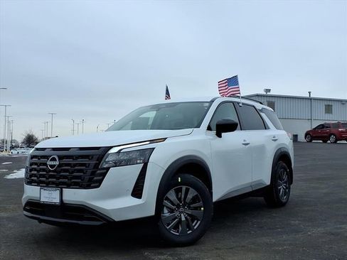 New 2026 Nissan Pathfinder SV image 3