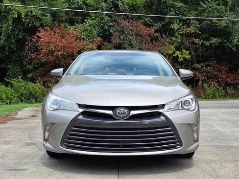 Used 2017 Toyota Camry LE FWD image 2