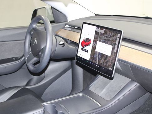 Used 2021 Tesla Model Y Long Range image 28