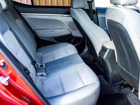 Used 2017 Hyundai Elantra SE image 20