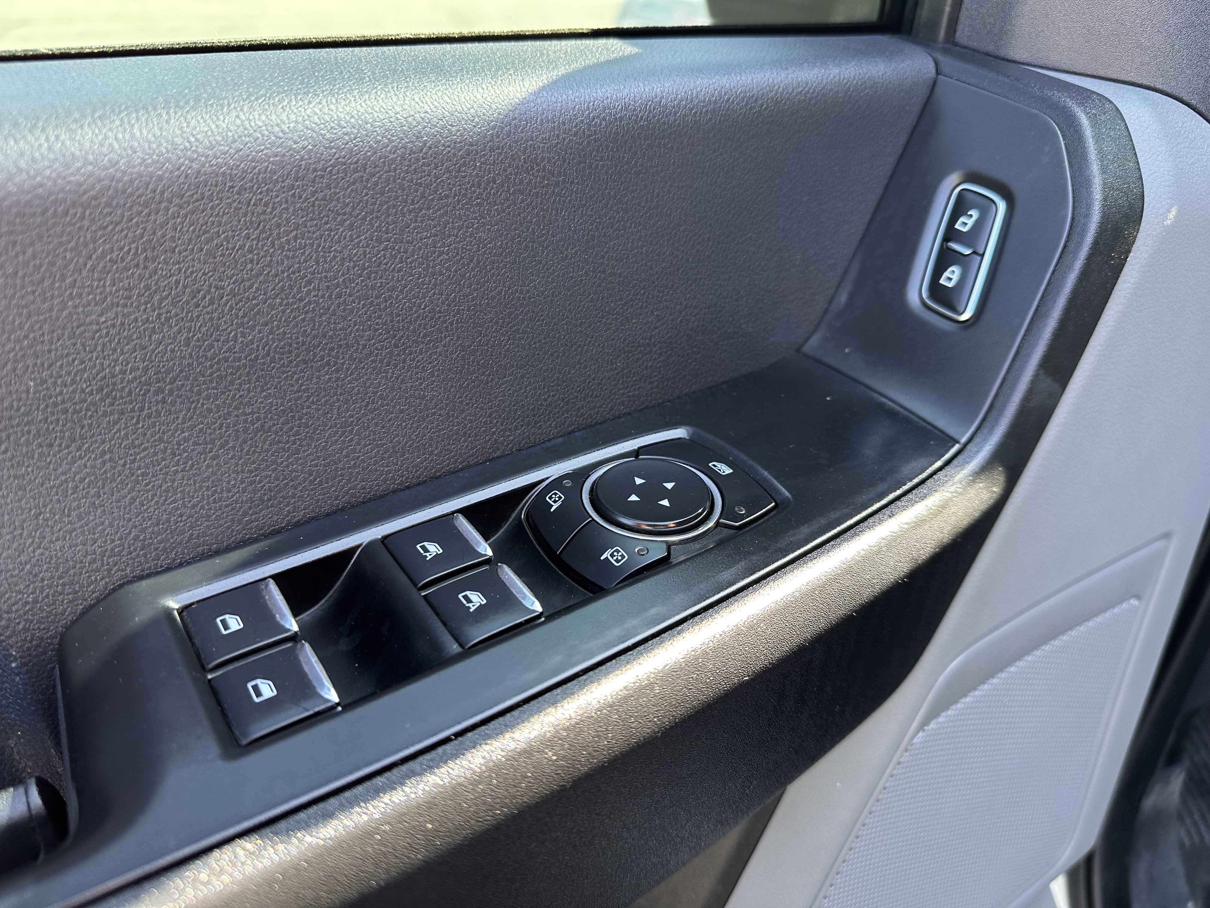 Used 2024 Ford F550 4x4 Crew Cab Super Duty image 15