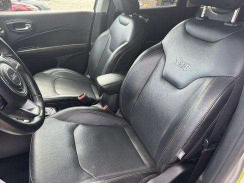 Used 2019 Jeep Compass Limited AWD/4WD image 9