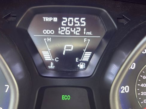 Used 2013 Hyundai Elantra GLS FWD image 11