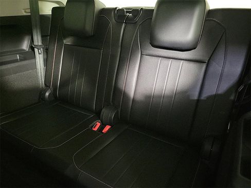 Used 2024 Volkswagen Tiguan Wolfsburg Edition image 13