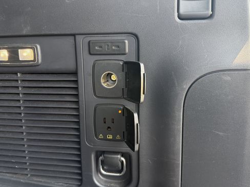 Used 2025 Lincoln Navigator L Reserve AWD/4WD image 8