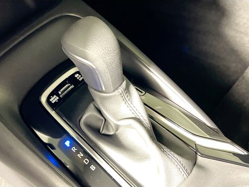 Used 2025 Toyota Corolla SE image 25