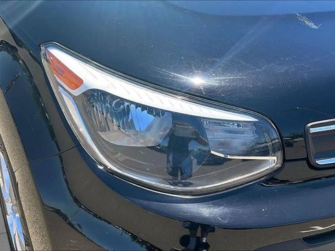 Used 2017 Kia Soul FWD image 27