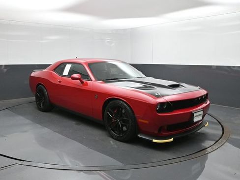 Used 2016 Dodge Challenger SRT Hellcat RWD image 24