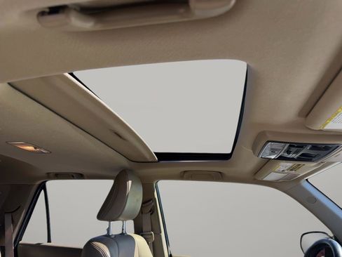 Used 2015 Toyota 4Runner Limited image 41