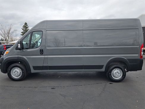 New 2026 RAM ProMaster 2500 w/ Convenience Group image 3