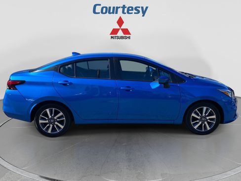 Used 2020 Nissan Versa SV FWD image 6