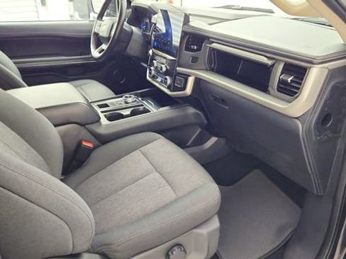 Used 2024 Ford Expedition XLT RWD image 21