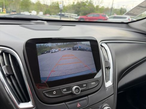 Used 2017 Chevrolet Malibu LT w/ Leather Package FWD image 41