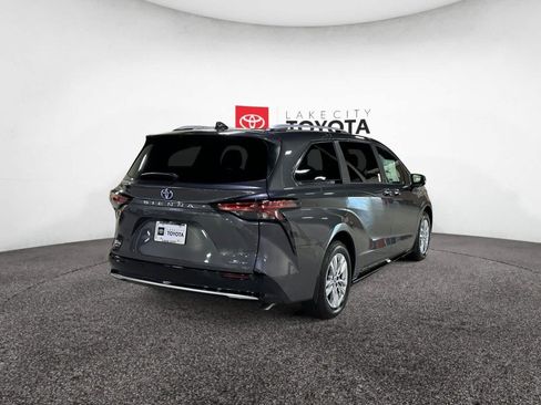 New 2025 Toyota Sienna Limited image 5