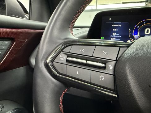 Used 2024 Chevrolet Traverse RS image 17