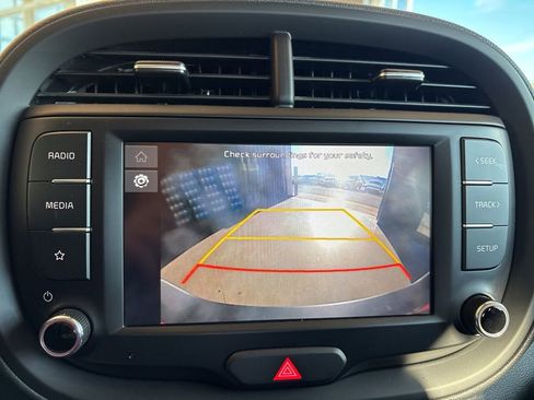 Certified 2022 Kia Soul LX w/ Technology Package image 25