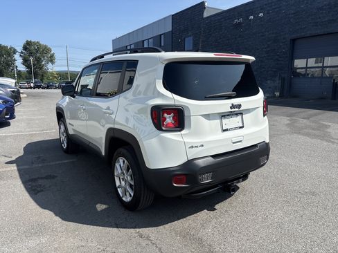 Used 2023 Jeep Renegade Latitude w/ Premium Group AWD/4WD image 19