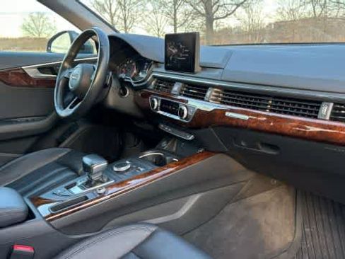 Used 2019 Audi A4 2.0T Premium w/ Convenience Package image 11
