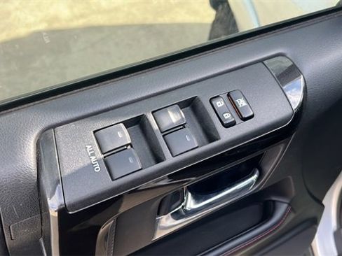 Used 2019 Toyota 4Runner TRD Off-Road image 11