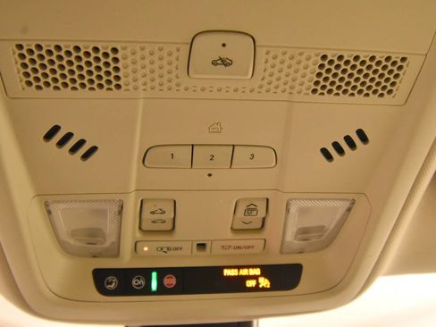 Used 2020 Cadillac XT5 Premium Luxury image 24