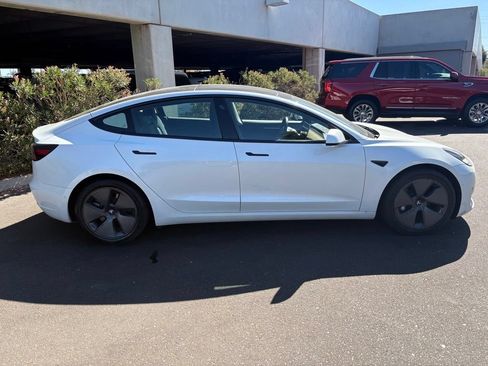 Used 2021 Tesla Model 3 Standard Range Plus RWD image 3