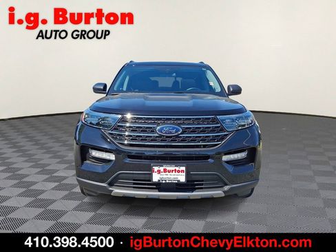 Used 2023 Ford Explorer XLT w/ Equipment Group 202A AWD/4WD image 2