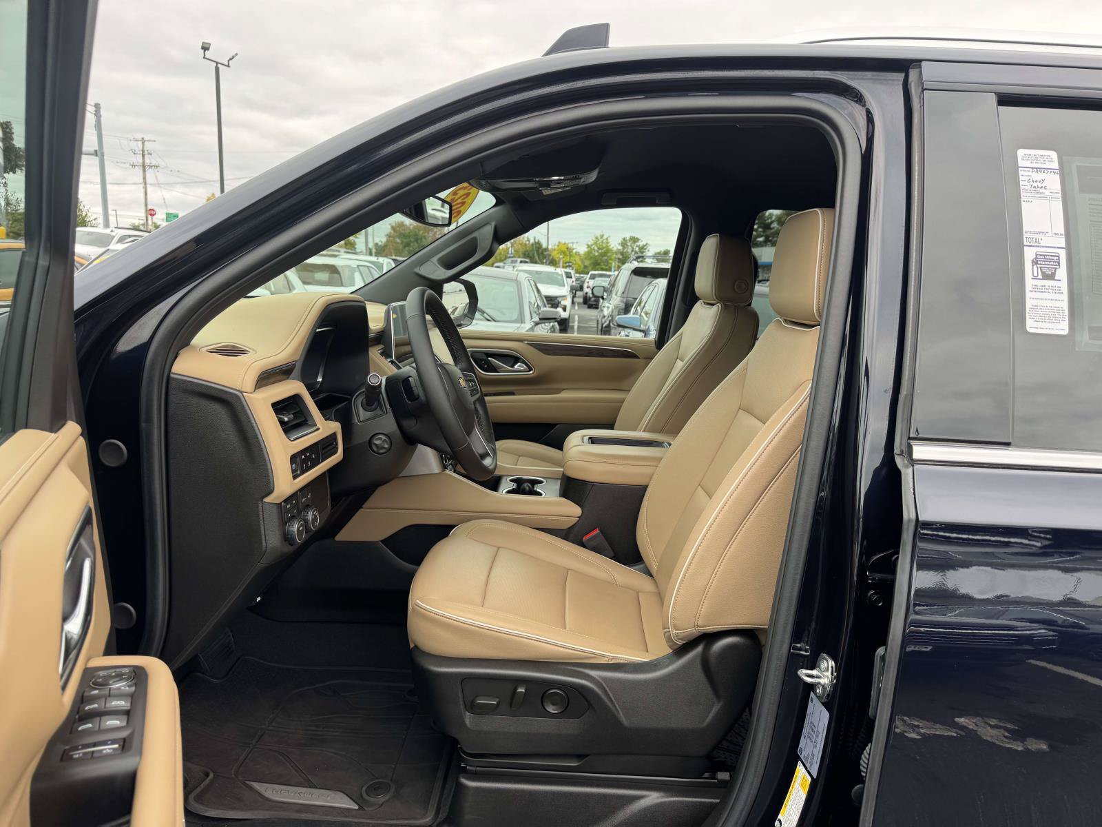 Used 2023 Chevrolet Tahoe Premier AWD/4WD image 20