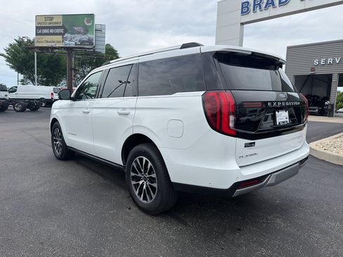 Used 2025 Ford Expedition Platinum AWD/4WD image 8