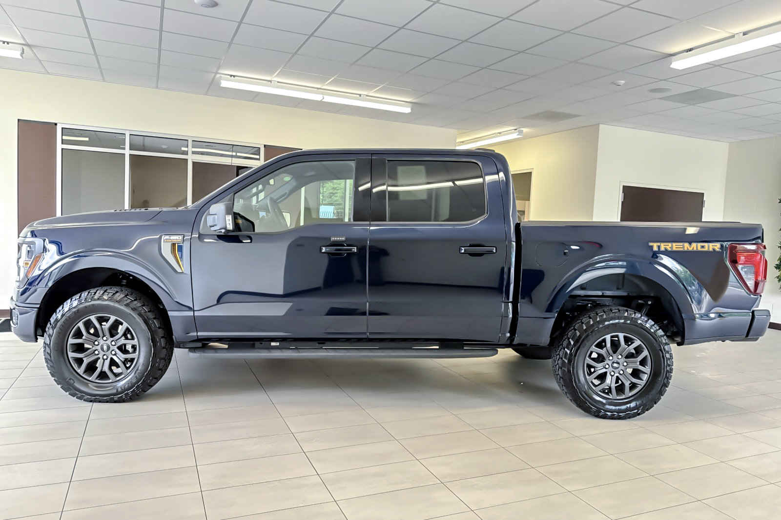 Used 2025 Ford F150 Tremor w/ Mobile Office Package AWD/4WD image 7