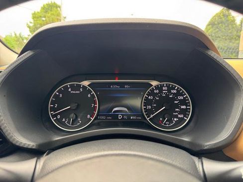 Used 2025 Nissan Sentra SV w/ SV Premium Package FWD image 16