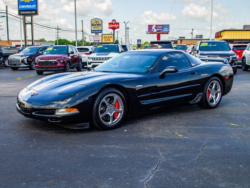 Used 1998 Chevrolet Corvette Coupe w/ Memory Pkg RWD image 3