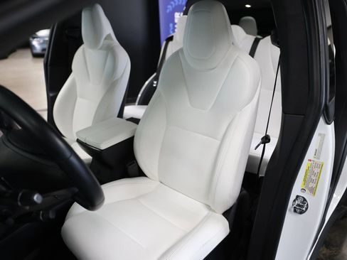 Used 2018 Tesla Model X 100D image 29