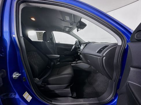 Used 2025 Mitsubishi Outlander Sport LE AWD/4WD image 30