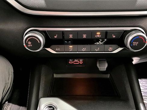 Used 2021 Nissan Altima 2.5 SR w/ SR Premium Package image 16