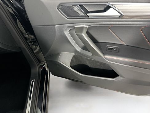 Used 2024 Volkswagen Tiguan Wolfsburg Edition image 31