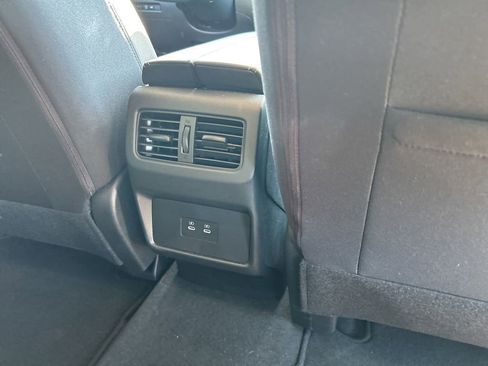 Certified 2025 Nissan Rogue SV image 48